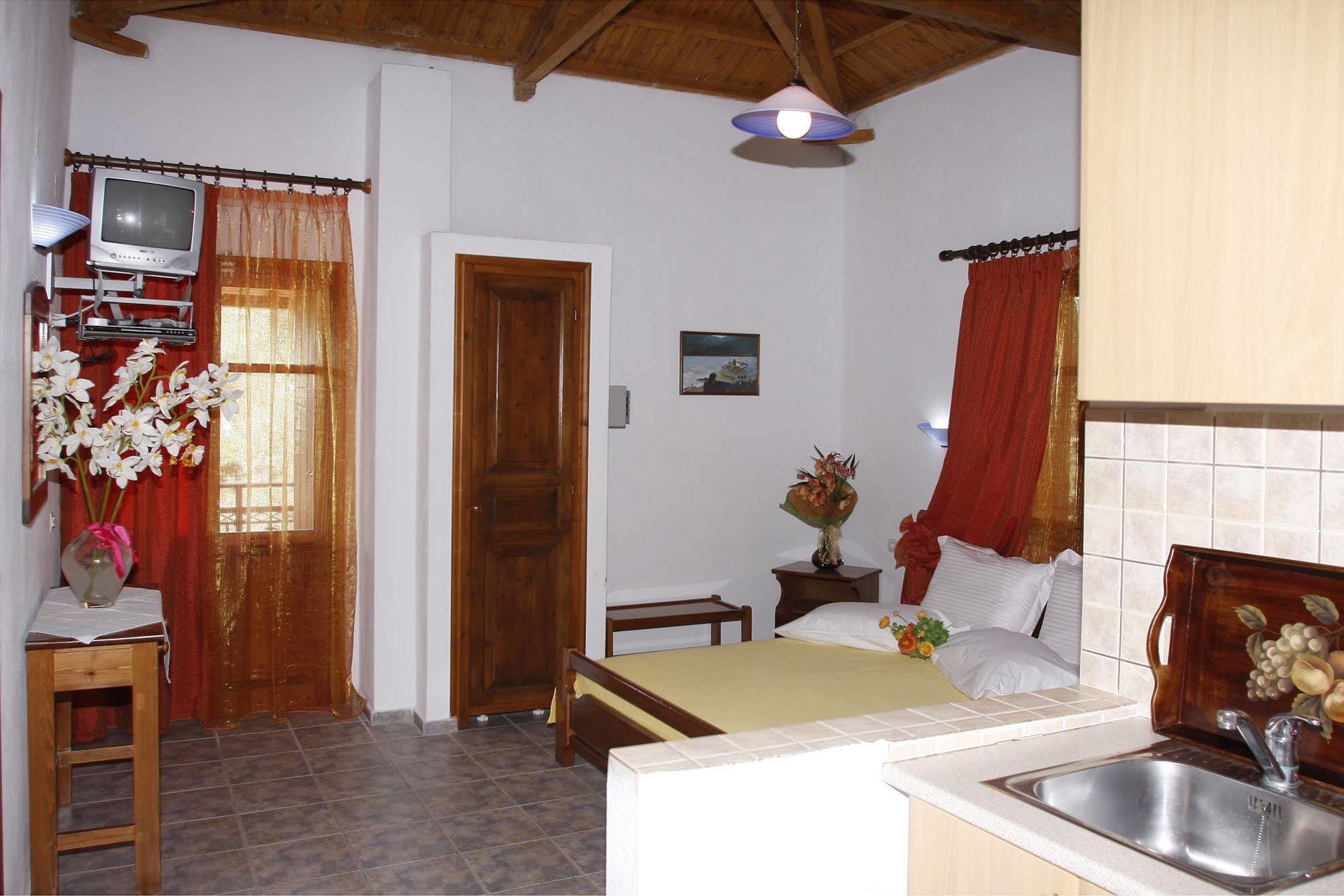 Artemis Bungalows Стафілос Екстер'єр фото